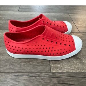 Native Red Kids Slip On Lightweight‎ Size J5